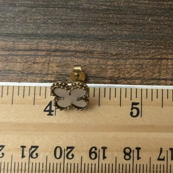 Mother of Pearl Quatrefoil Clover Flower Stud Earrings Sterling Silver - Picture 3 of 6